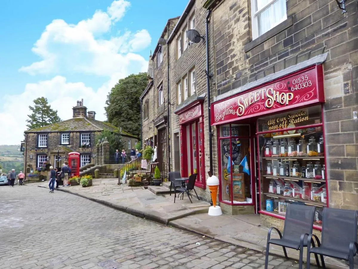 No 19, Haworth Vila Keighley